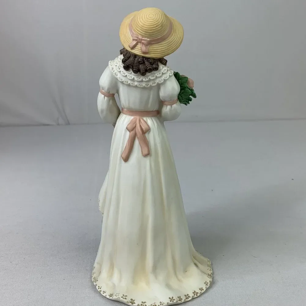 Homco Figurine Victorian‎ Woman 1468 Holding Flowers Wearing Hat 8.75 in Vintage